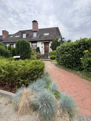 Geräumiges Endreihenhaus mit idyllischem Garten und Garage!