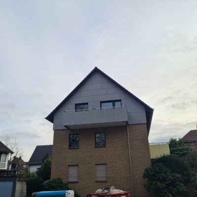 Erstbezug nach Sanierung: 2-Zi-Dachgeschosswohnung mit Balkon in Bad Oeynhausen