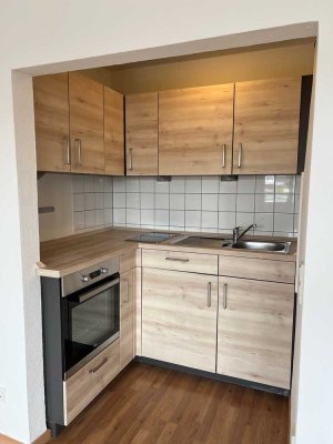 nach Kernsanierung: exklusives Appartement mit Einbauküche incl. Waschmaschine und Balkon