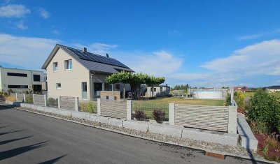 Kurzfristig beziehbares, energieeffizientes freistehendes Einfamilienhaus (A+)