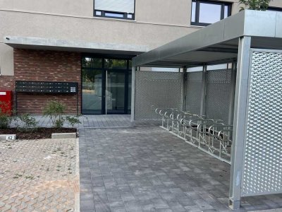 Neuwertig Bj. 2023, provisionsfrei: Toll geschnittene, helle 3-Zimmer-Wohnung mit moderner EBK