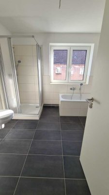 Neu! sanierte 77 m²,  4-Zi, Gast-WC, Balkon