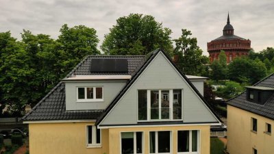 Im Auftr.: Rarität Nähe Wasserturm: Erstbezug nach hochwertigem DG-Neuausbau in Kiel-Ravensberg