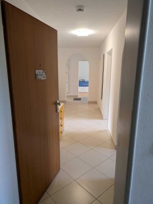 nur für kurze Zeit  2-Zimmer-Wohnung mit Balkon und Einbauküche in Landshut (September bis November)