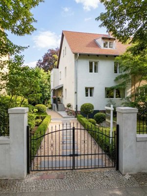 320 m² Wohn-Immobilie, Steglitz-Zehlendorf mit Tiefgarage und Stellplatz und 180 m² Ausbau-Reserve