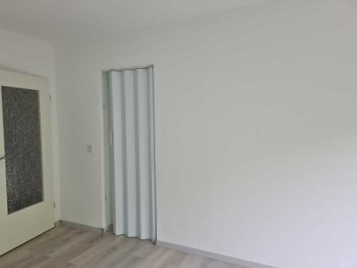 Renovierte 2,5 Zimmer Wohnung mit Balkon in GE-Bismarck