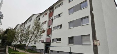 3-Zimmer-Hochparterre-Wohnung mit Einbauküche in Sindelfingen, Nähe Park