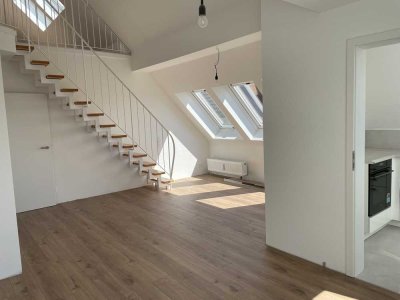 Hochwertige 2,5-Zi. Galerie-Whg, sonnige DG-Loggia, frisch modernisiert in Bad Soden-Neuenhain