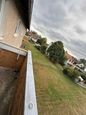 3-Zimmer-Wohnung im 1.OG mit Balkon in Lehre