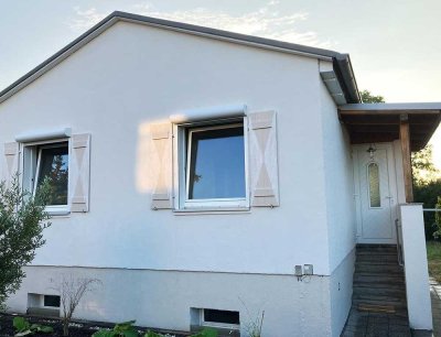 Kleines Einfamilienhaus mit großem Garten