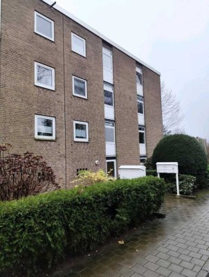 Top Wohnung mit idyllischen Blick ins Grüne & hochwertige EBK ( Miele )