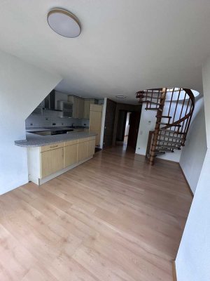 Erstbezug nach Sanierung: 3-Zimmer-Wohnung Weilimdorf Fußbodenheizung, Einbauküche, Balkon, Keller