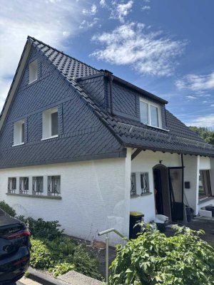 Erstbezug nach gehobener Sanierung: Moderne DHH Vollsaniert mit hochwertiger Küche!