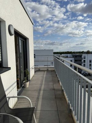 Moderne Penthousewohnung mit 3 Zimmern, großer Dachterrasse und offener Wohnküche in der beliebten L