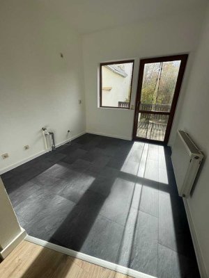 helle 2 Zimmer-Wohnung mit Loggia am Postplatz