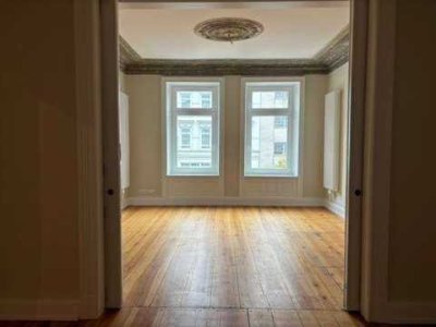 Traumhaft sanierte 6-Zimmer-Altbau-Wohnung in St. Georg zu mieten!