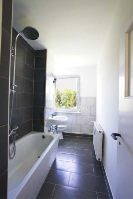 Gustävel bei Schwerin - Sanierte helle 4 Zimmerwohnung ab sofort zu vermieten