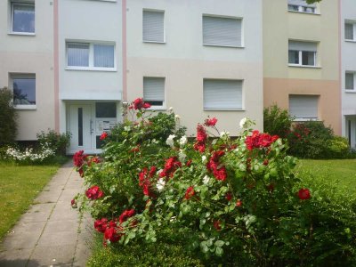 Helle, moderne möblierte 1 - Zimmer WHG mit schönem Balkon