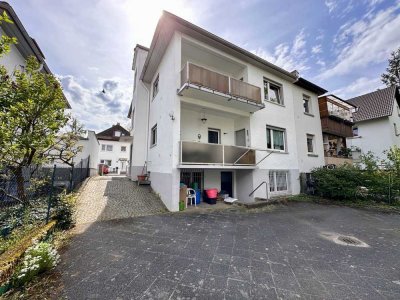 Gepflegtes Dreifamilienhaus in Top Lage mit Hof u. Garagen