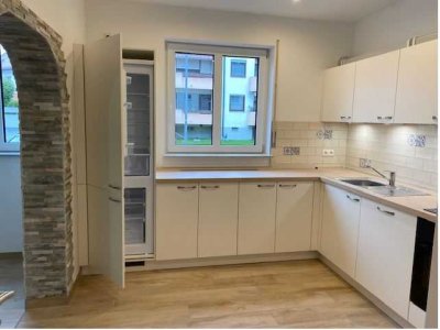 Helle, großzügige Erdgeschosswohnung mit eigenem Eingangsbereich in TOP Lage