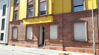Super schöne neuwertige 2 Zimmer-Altbauwohnung mit Balkon
