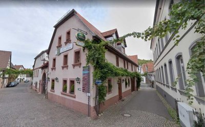 Historische Traditionsgaststätte mit gemütlichem Innenhof!