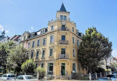 Außergewöhnliche Dachgeschoss-Maisonette mit Balkon & Dachterrasse!