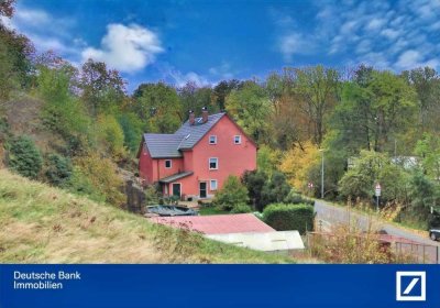 Hier ist Platz für die ganze Familie: Top ausgestattetes & großzügiges EFH in naturnaher Idylle
