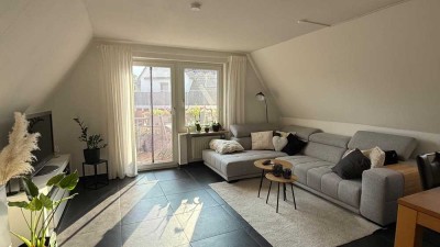 � Helle 2-Zi.-DG-Wohnung mit Balkon | 56 m² Wohnfläche + ca. 20 m² Nutzfläche im Spitzboden