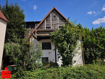 Doppelhaushälfte in Amrichshausen mit hochwertigem Dachausbau und großem Balkon