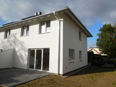 Doppelhaus mit Südterrasse in Berlin, Mahlsdorf (Hellersdorf)
