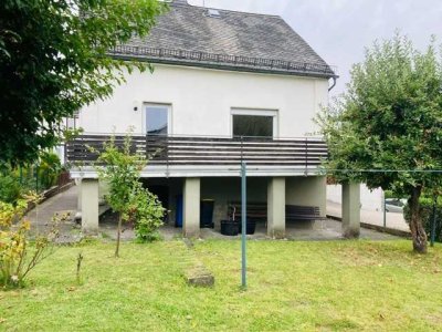 Charmante 3-Zimmer-Wohnung mit zwei Terrassen im Einfamilienhaus  – Herdorf/Sieg