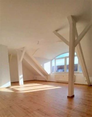 +++ Hübsche 2-Raum-Dachgeschosswohnung +++