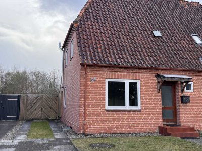 Im Auftrag: DHH mit eigenem Grundstück in NMS-Tungendorf – ideal für Paare oder kleine Familien