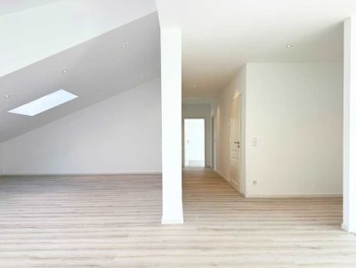 GROßZÜGIG-MODERN-STILVOLL - 3.5 Zimmer-Penthouse mit 2 Balkonen, Einbauküche und Loft-Feeling