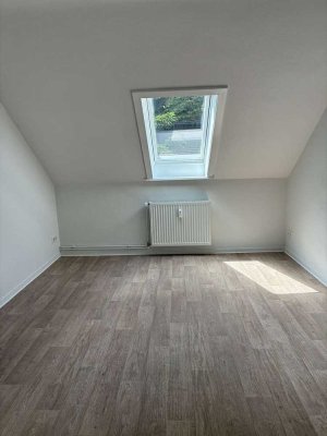 Lichtdurchflutete Dachgeschosswohnung!