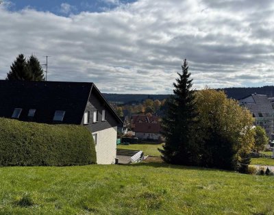 Sonnige und charmante 2-Zimmerwohnung
zentral und am Waldrand gelegen