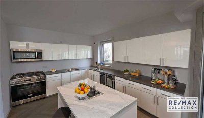 Sanierte 2-Zimmer-Wohnung mit Balkon, Kellerabteil und optionalem Carport in Seitenstraße gelegen!