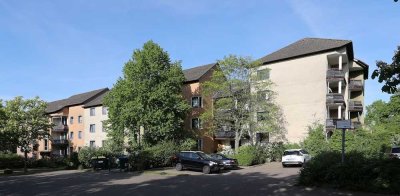 Reserviert für Umsetzer: Schöne 2-Zimmer-Wohnung mit Loggia // 1.OG links
