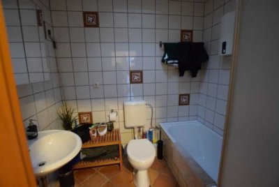 Charmante 2‑Zimmer‑Immobilie auf ruhigem, eigenständigem Grundstück