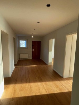 Luxuriöse 4-ZW mit Balkon im 1. OG in Friedrichsdorf