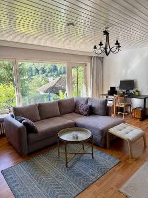 Liebevolle Wohnung mit Terrasse und Schlossblick