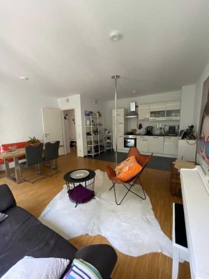 Stilvolle, neuwertige 2-Raum-Wohnung mit gehobener Innenausstattung mit EBK in Köln Weiden