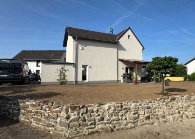 Einfamilienhaus auf Hofanlage, 140m², Garten, Kamin, Einbauküche