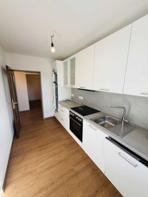KHALIL WAKED IMMOBILIEN! Schöne 2 Zimmer Wohnung mitten in der Stadt.