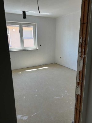 Exklusive 3-Zimmer-Wohnung mit Dachterasse: Neubau in Essenbach