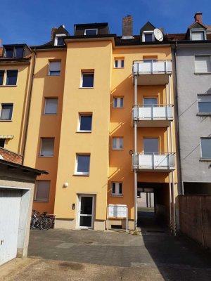 Praktisch geschnittene, gut gelegene und großzügige 2-Zi-Whg.