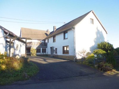 Wohnhaus mit großem Grundstück in Reiferscheid