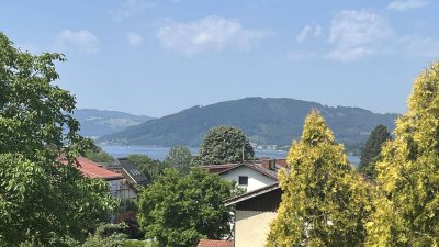 Dachgeschoßwohnung mit schöner Aussicht in Seenähe