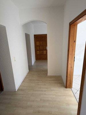 4-Raumwohnung mit tollem, geräumigen Raumschnitt in beliebter Wohngegend